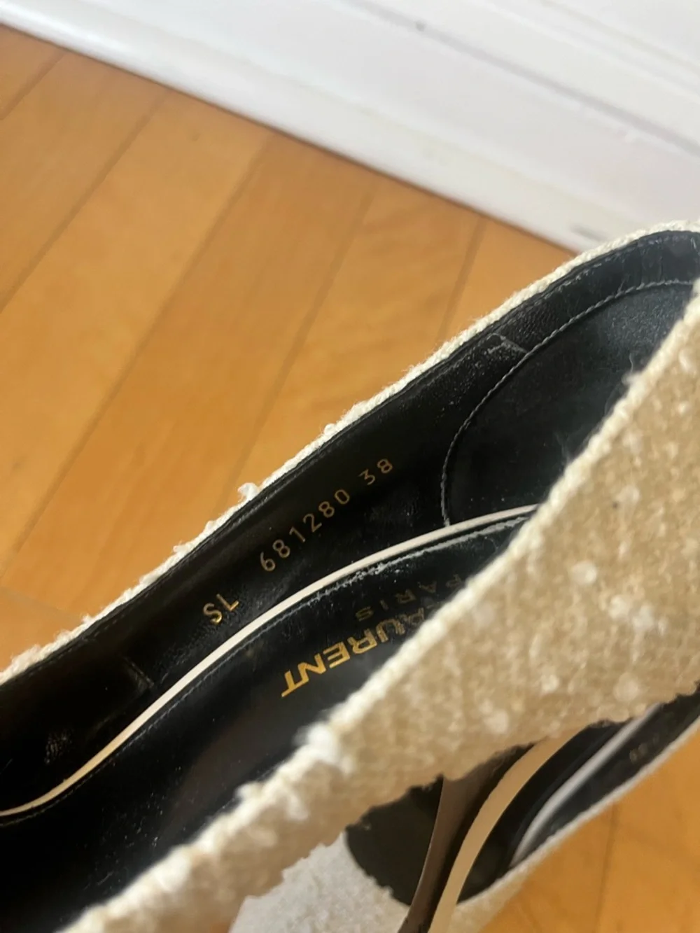 Saint Laurent Cream Tweed Pumps with Black Patent Toe - Picture 3 of 13